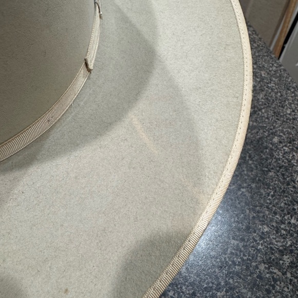 Stetson 8X silverbelly Wide Brim Hat size 7 1/8 (fits more like a 7) small flaws - Picture 9 of 12